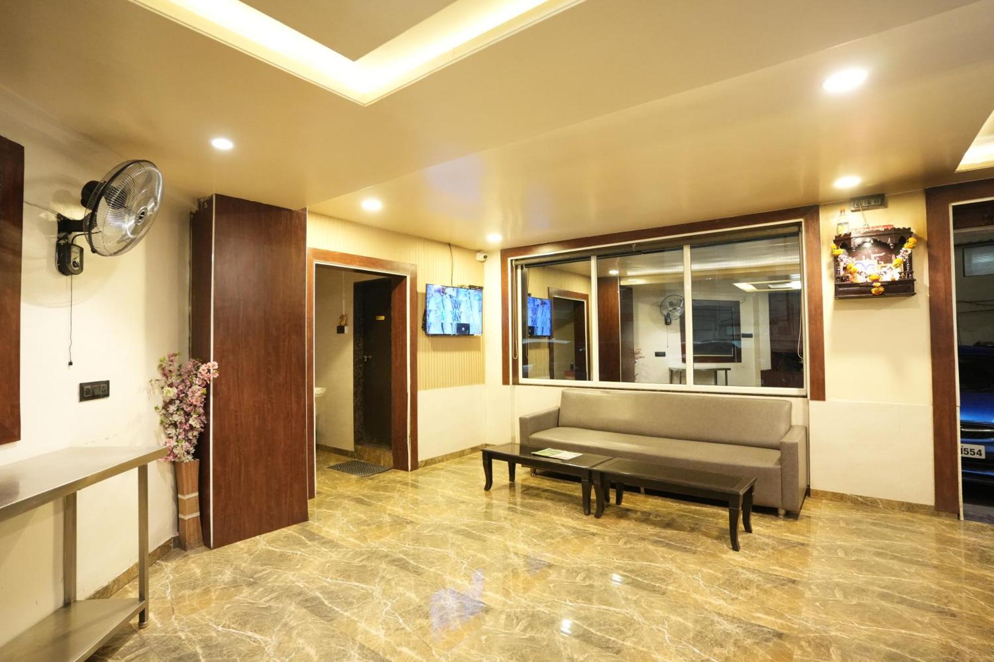 Gate Narhe, Hotel Pune