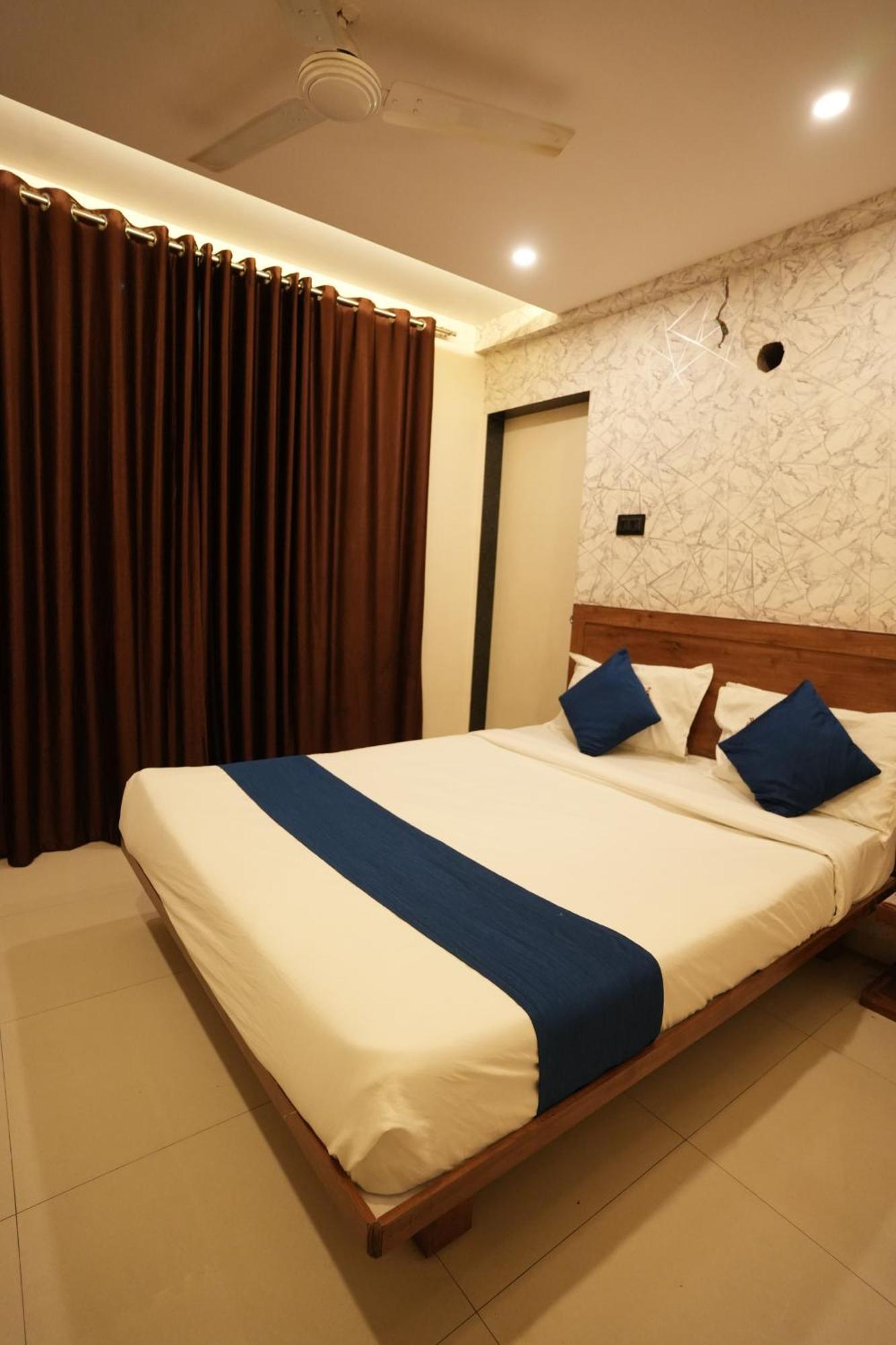 Gate Narhe, Hotel 3*