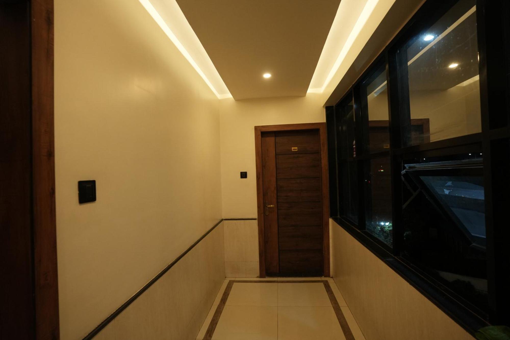 Hotel Gate Narhe, 3*