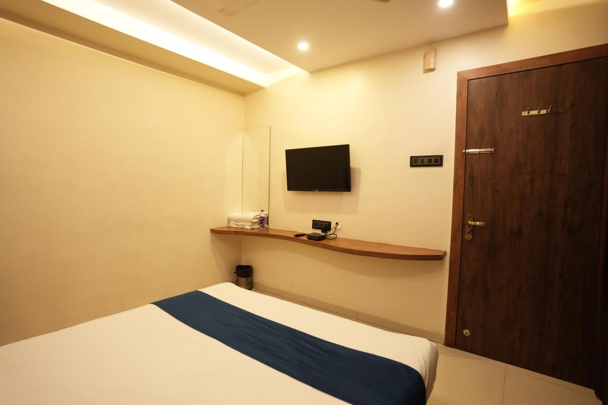 Hotel Gate Narhe, Pune