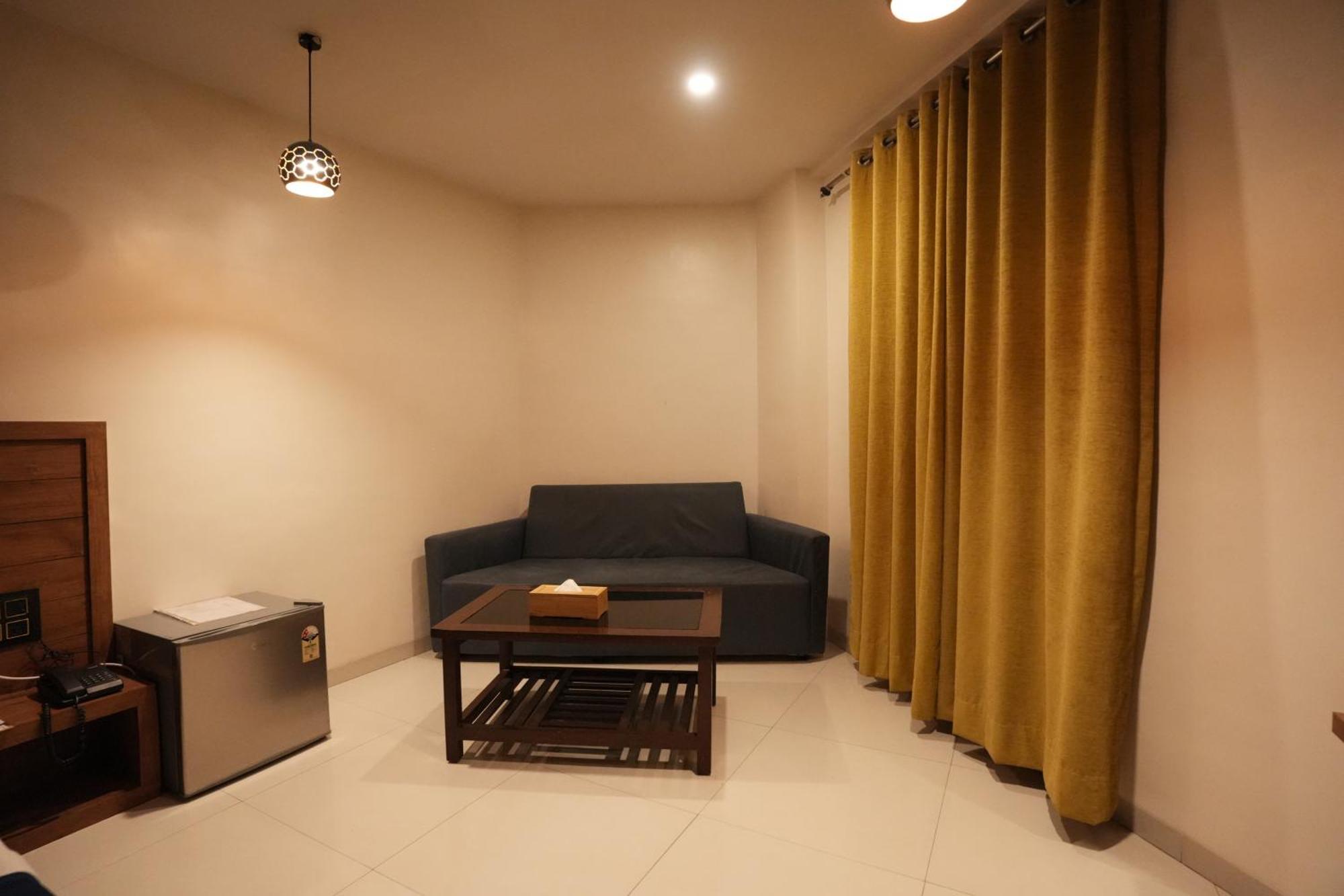 Gate Narhe, 3* Pune