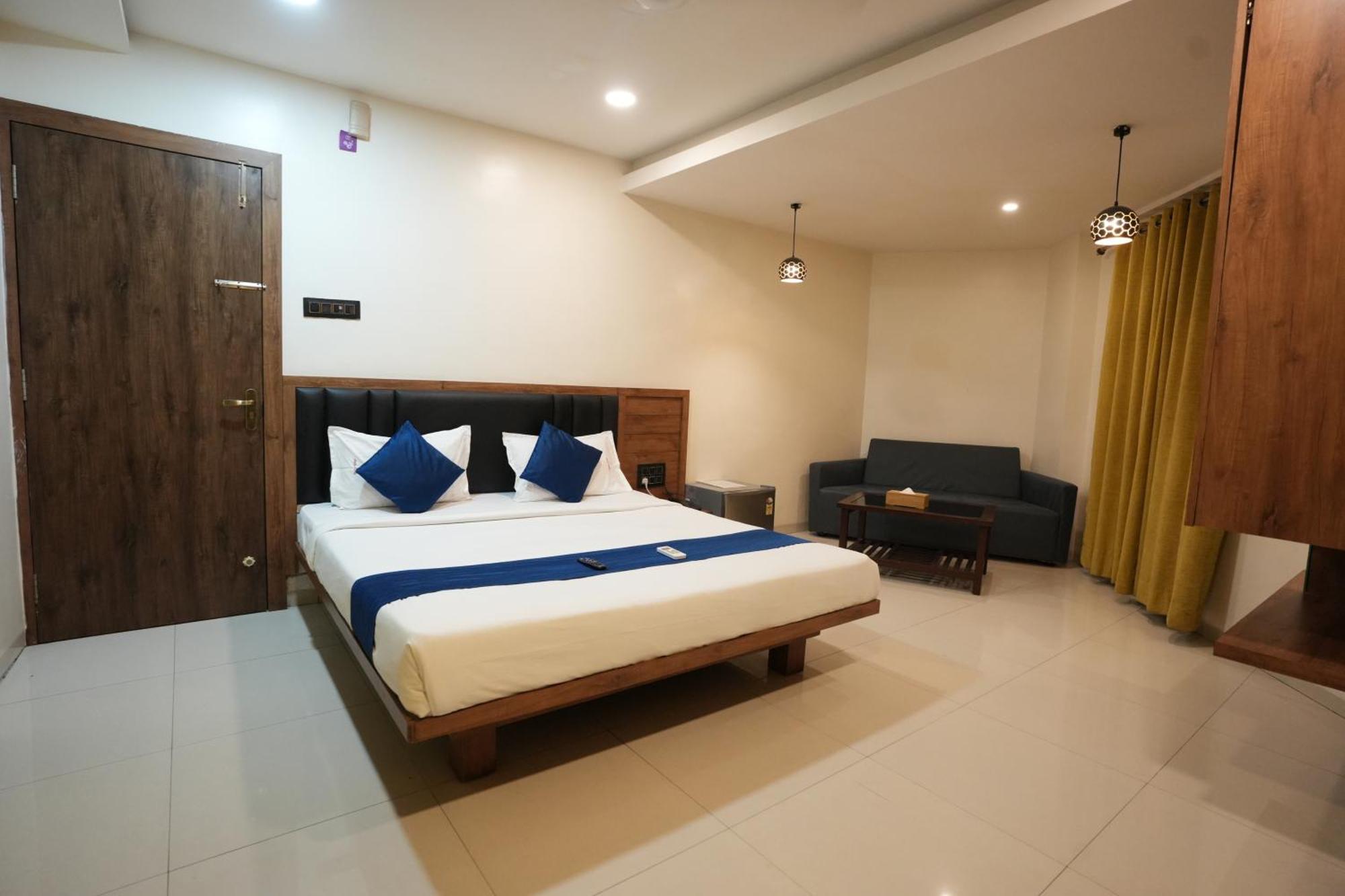 Gate Narhe, Hotel 3*