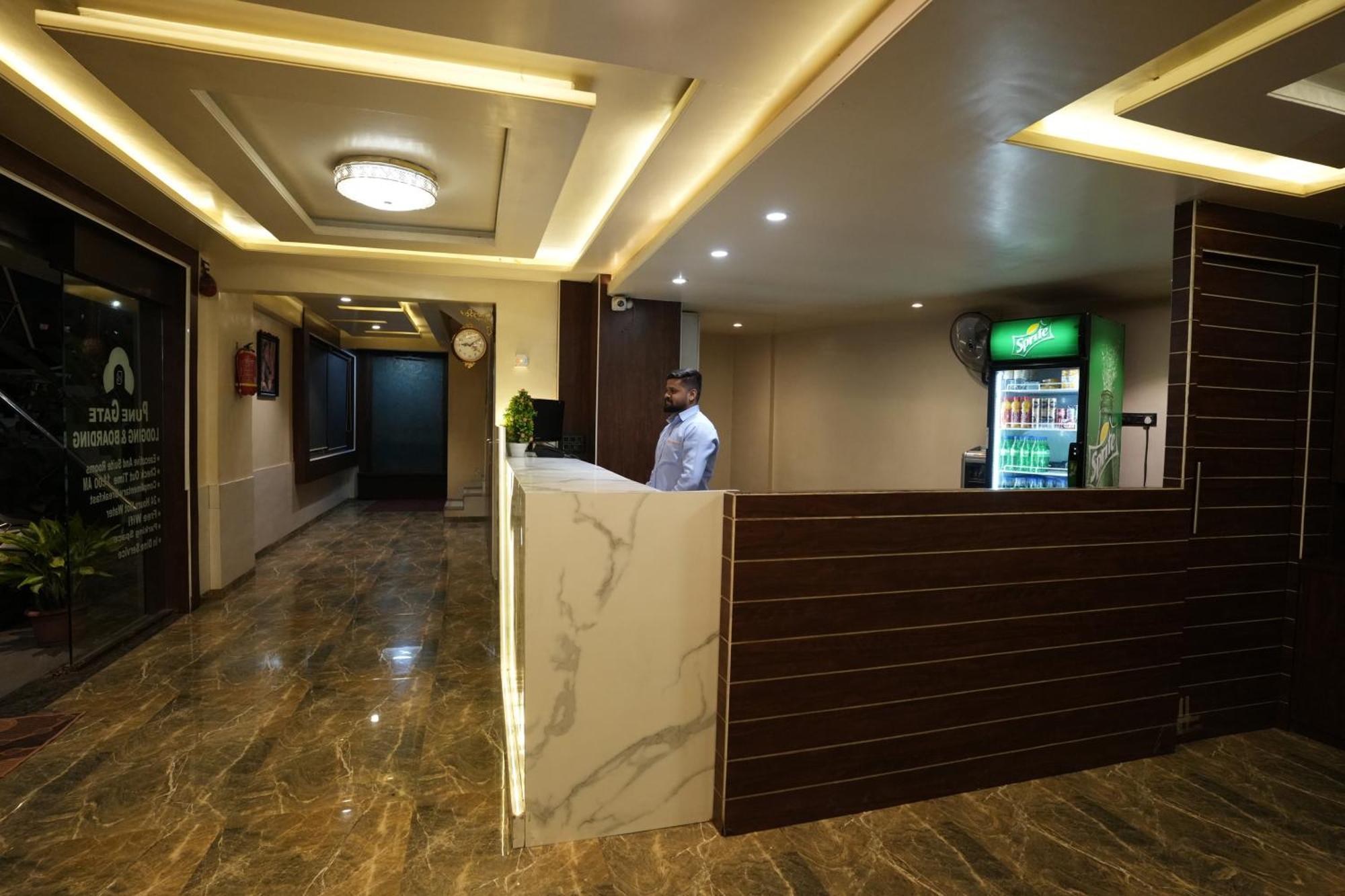 Gate Narhe, Hotel